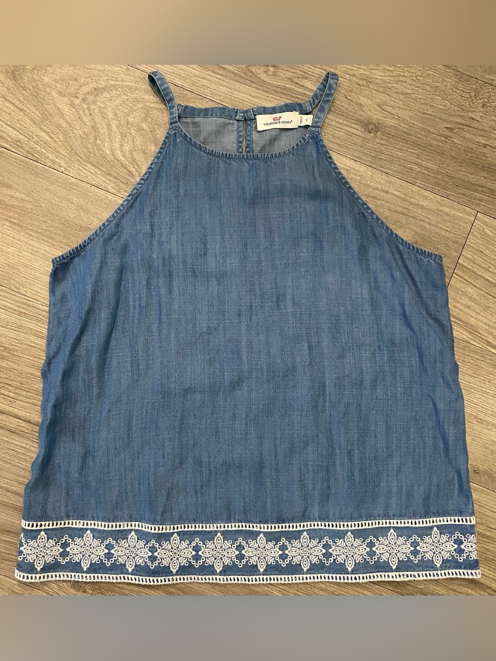 Vineyard Vines Chambray Blue Sleeveless Tank with White Embroidered Hem